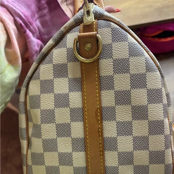 Authentic Louis Vuitton Speedy 30 Bandouliere with LV strap - Picture 9 of 11